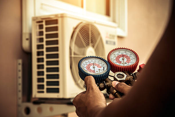 Professional Hvac Installation technician working in Taneytown, MD